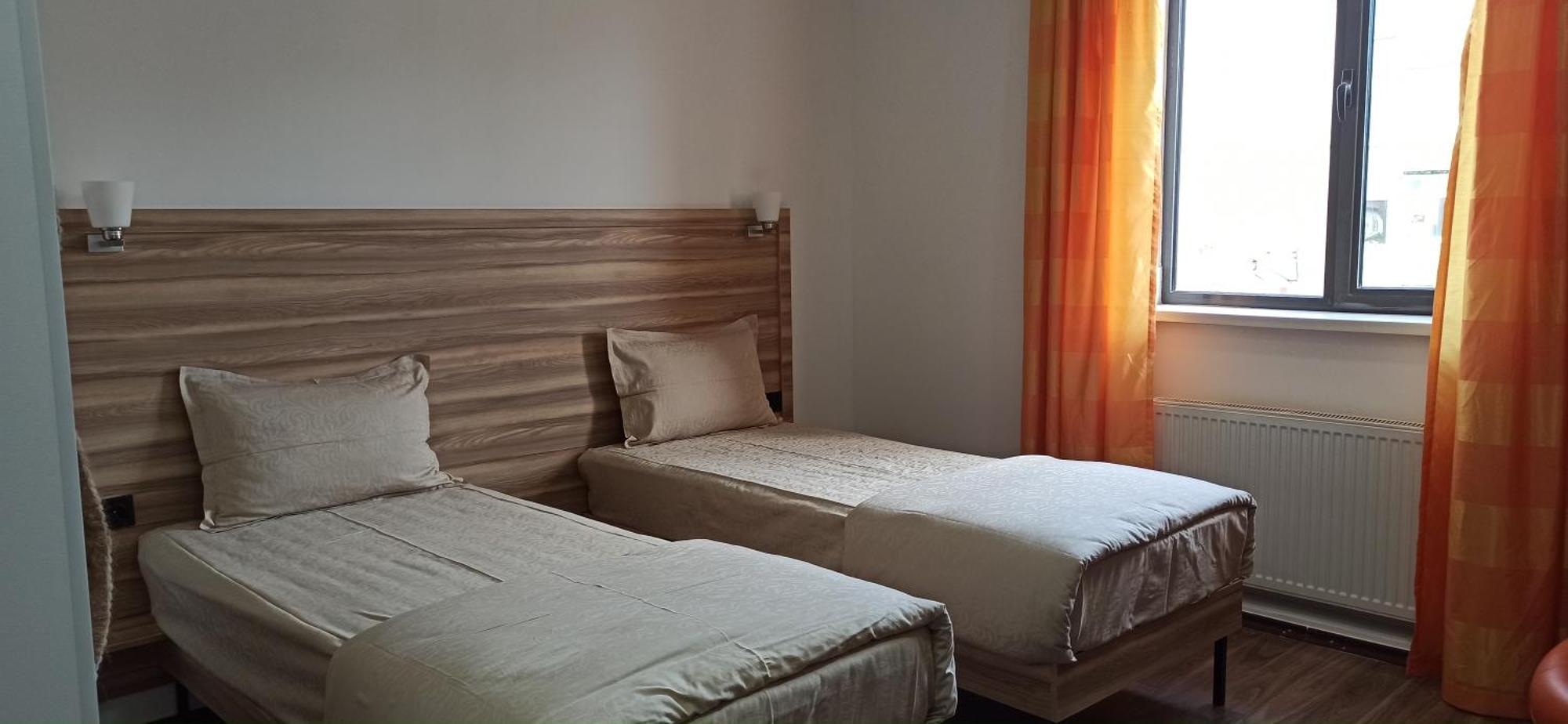 Amir Hotel Каракол Екстер'єр фото